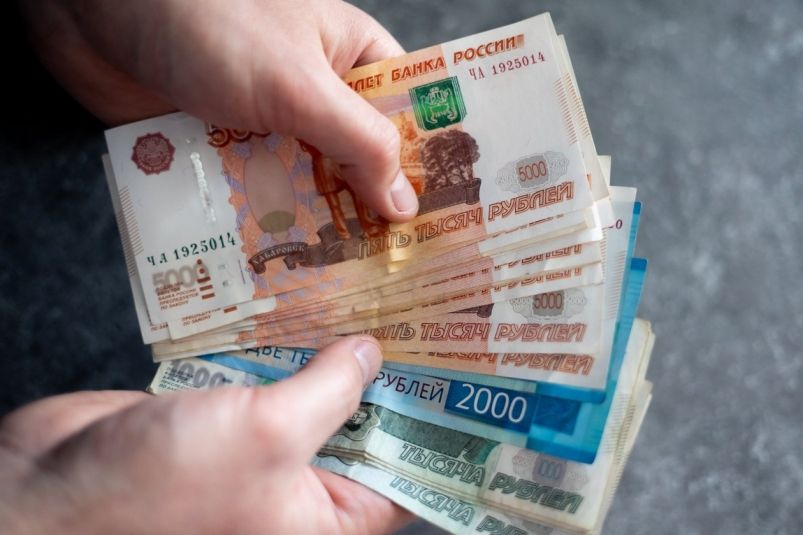 Готовьте кошельки: молодожены в РФ "сорвут куш" — до 300000 рублей на карту