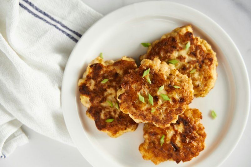 Жарю котлеты из крабового мяса — это не только вкусно, но и крайне необычно - муж просит добавки