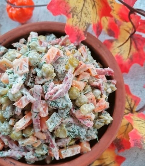 Осенний салат: сытный и красочный