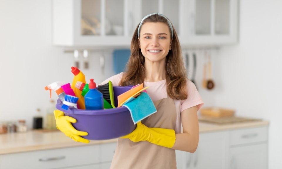 Мягкая кожа рук во время уборки: спокойный подход к гигиене и увлажнению