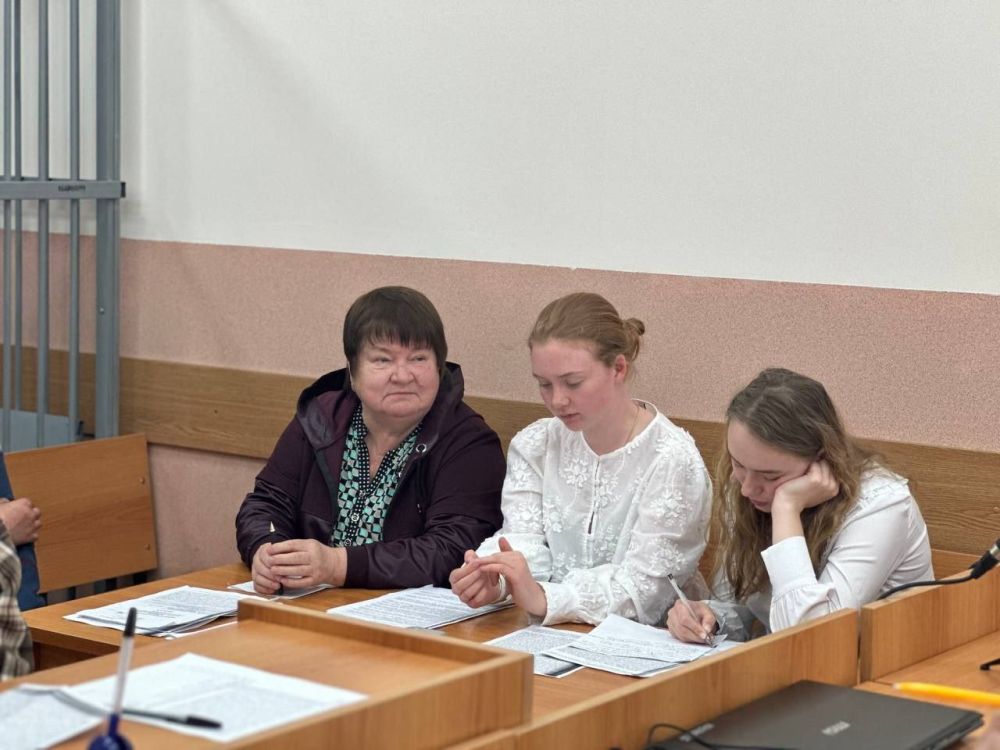  . В Судогде школьники стали участниками постановочного судебного процесса Учащиеся Свято-Екатерининской православной школы г. Судогды приняли участие в организованном прокуратурой района совместно с ГКУ ВО «Центр занятости...