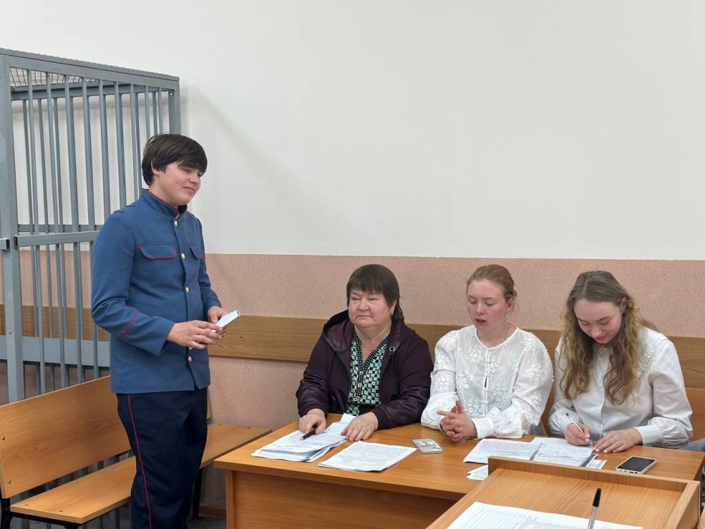  . В Судогде школьники стали участниками постановочного судебного процесса Учащиеся Свято-Екатерининской православной школы г. Судогды приняли участие в организованном прокуратурой района совместно с ГКУ ВО «Центр занятости...