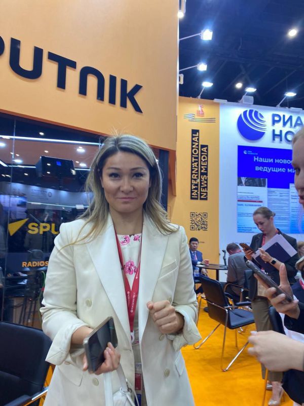 Марина Ким: Дала интервью Радио Sputnik