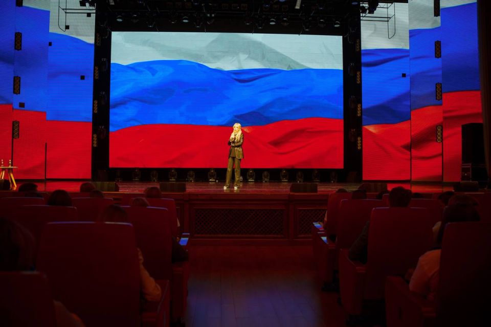 Екатерина Мизулина: Очень яркая встреча прошла с молодежью в Хабаровске