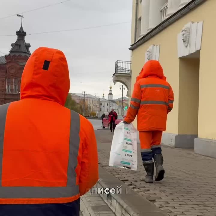 Продолжается работа по поддержанию чистоты и порядка на улицах города