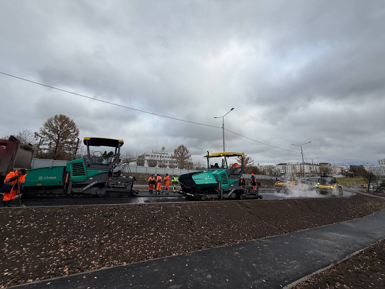 ДСУ-3 заасфальтировало 350 метров дублера Октябрьского проспекта ДСУ-3 заасфальтировало 350 метров дублера Октябрьского проспекта