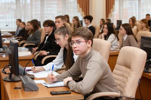 При ЗакСобрании в девятый раз открылась школа юного законотворца При ЗакСобрании в девятый раз открылась школа юного законотворца