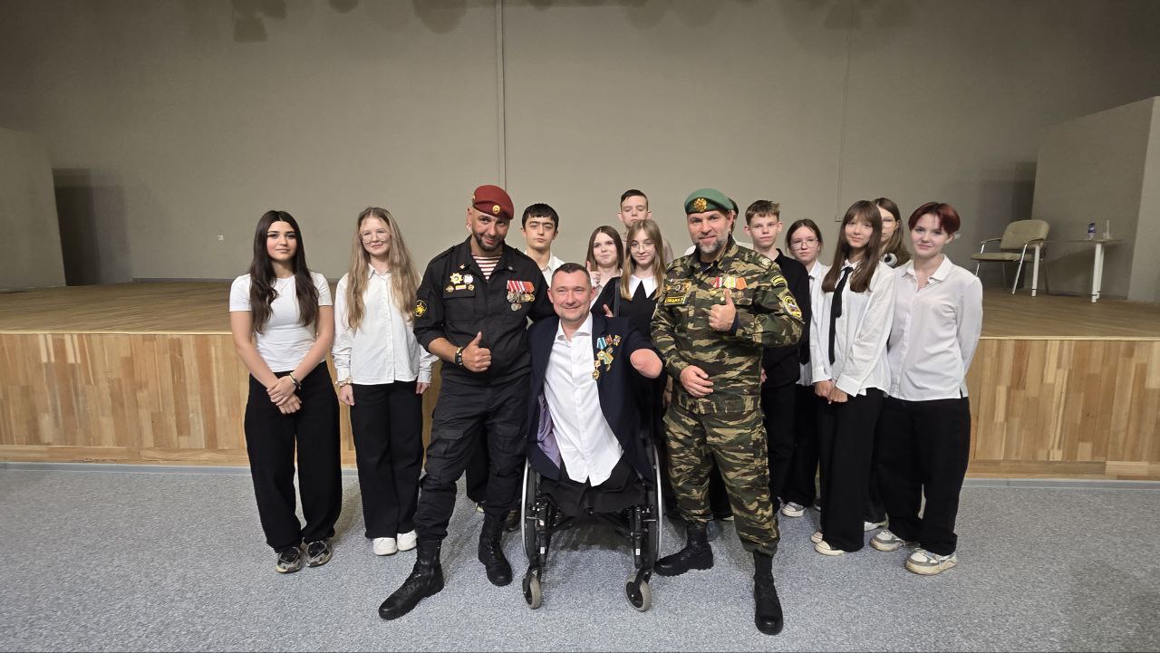 Елена Фомина: В лицее № 25 города Коврова прошел урок мужества под названием «Поверь в себя! Ты сможешь все!» Елена Фомина: В лицее № 25 города Коврова прошел урок мужества под названием «Поверь в себя! Ты сможешь все!»