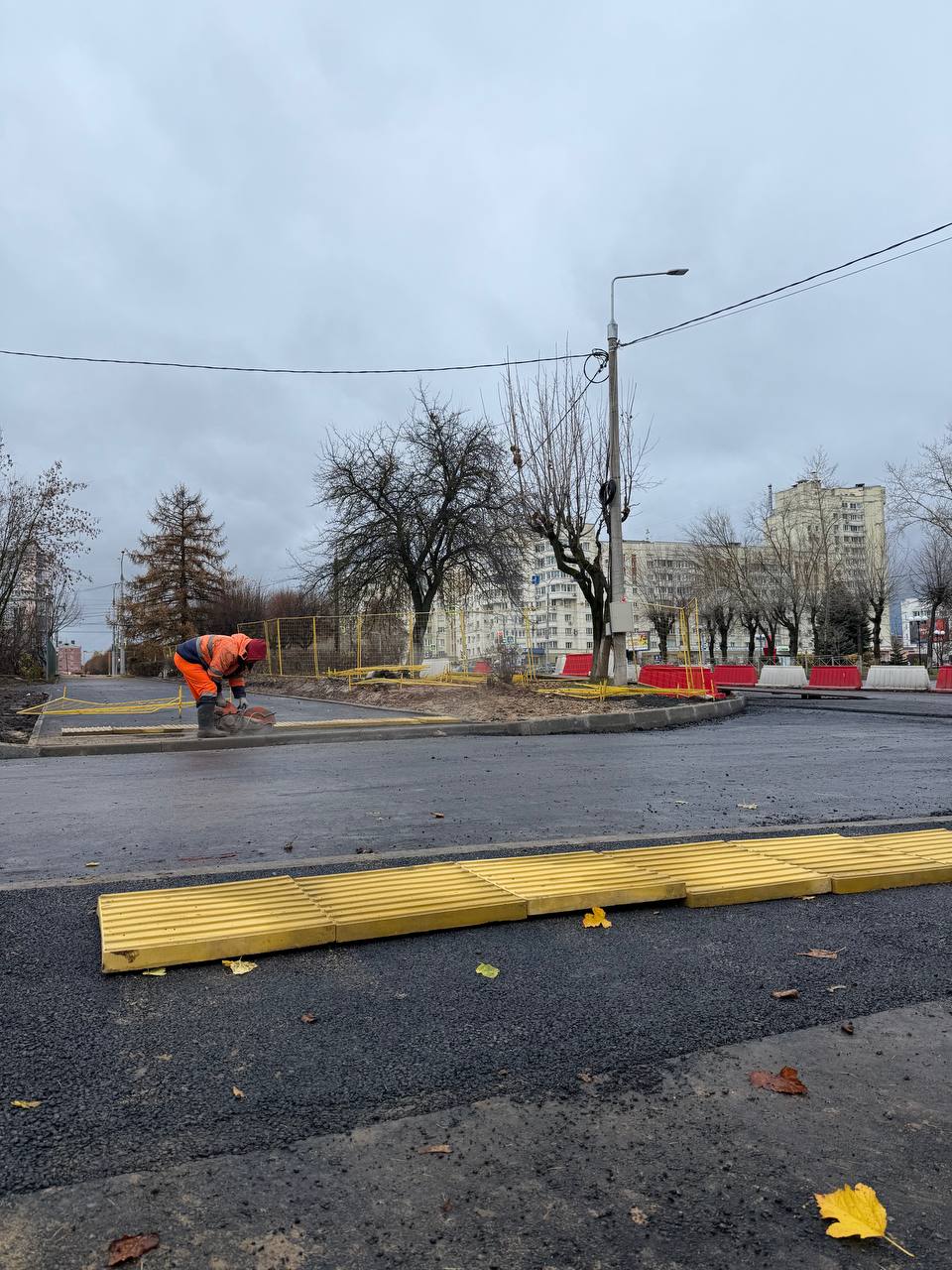 ДСУ-3 заасфальтировало 350 метров дублера Октябрьского проспекта ДСУ-3 заасфальтировало 350 метров дублера Октябрьского проспекта