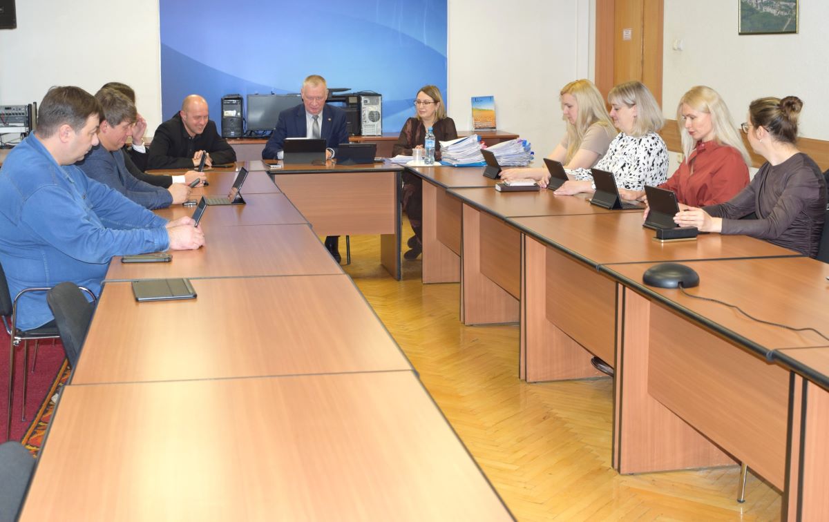 Сегодня на заседании облизбирком сформировал новые составы 18 территориальных избирательных комиссий и назначил их председателей Сегодня на заседании облизбирком сформировал новые составы 18 территориальных избирательных комиссий и назначил их председателей