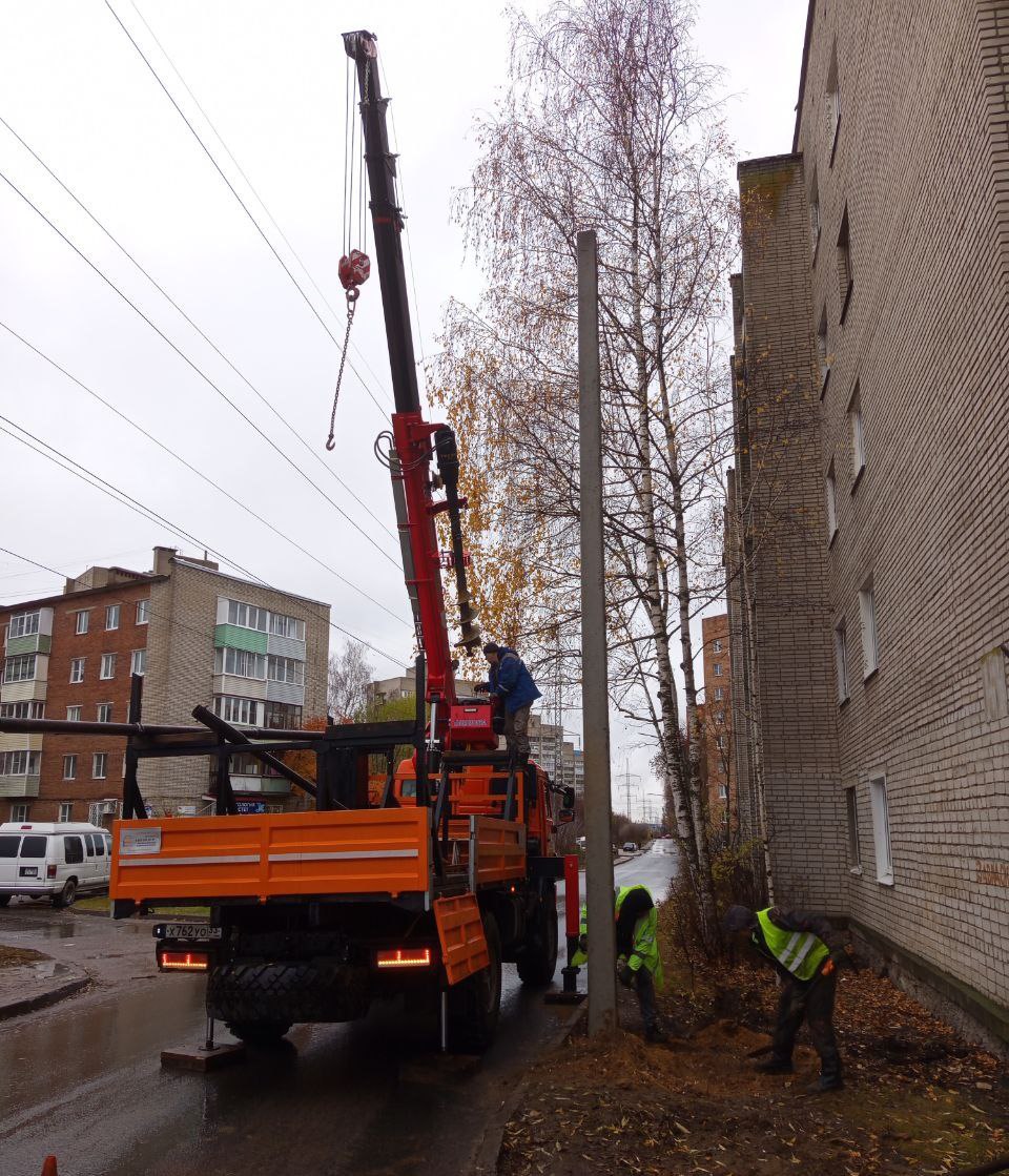 Новое освещение на территории школы №2