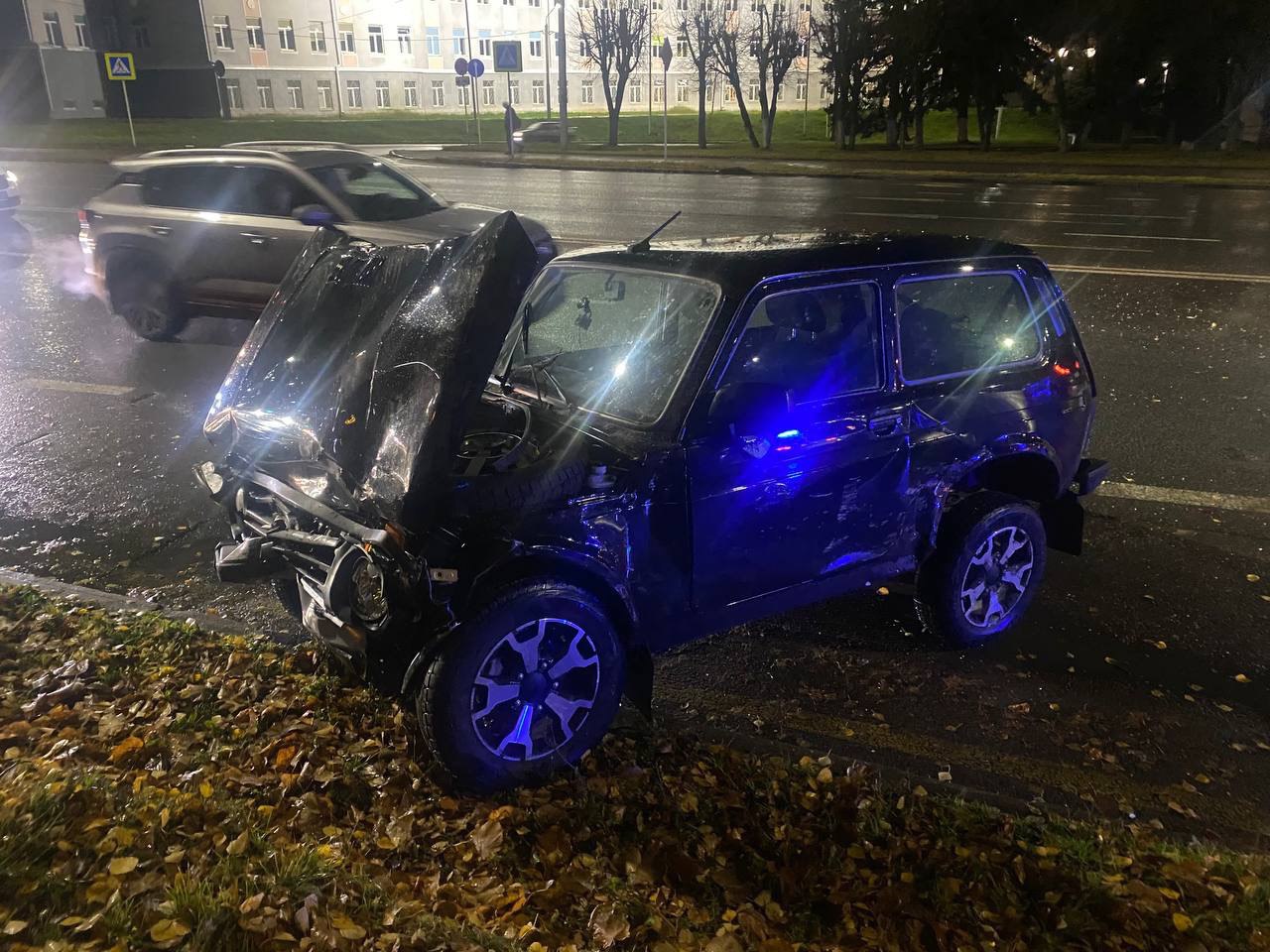 Три легковушки столкнулись на Октябрьском проспекте