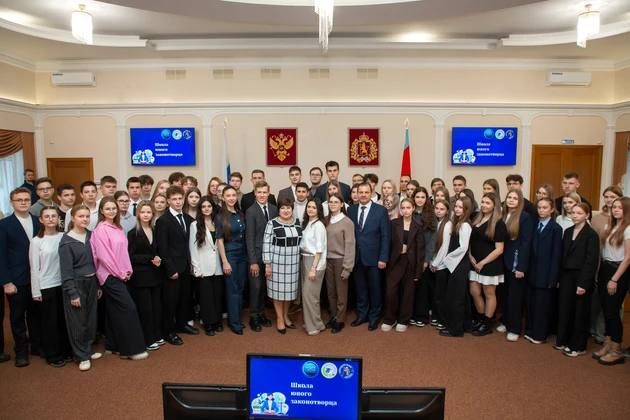 При ЗакСобрании в девятый раз открылась школа юного законотворца