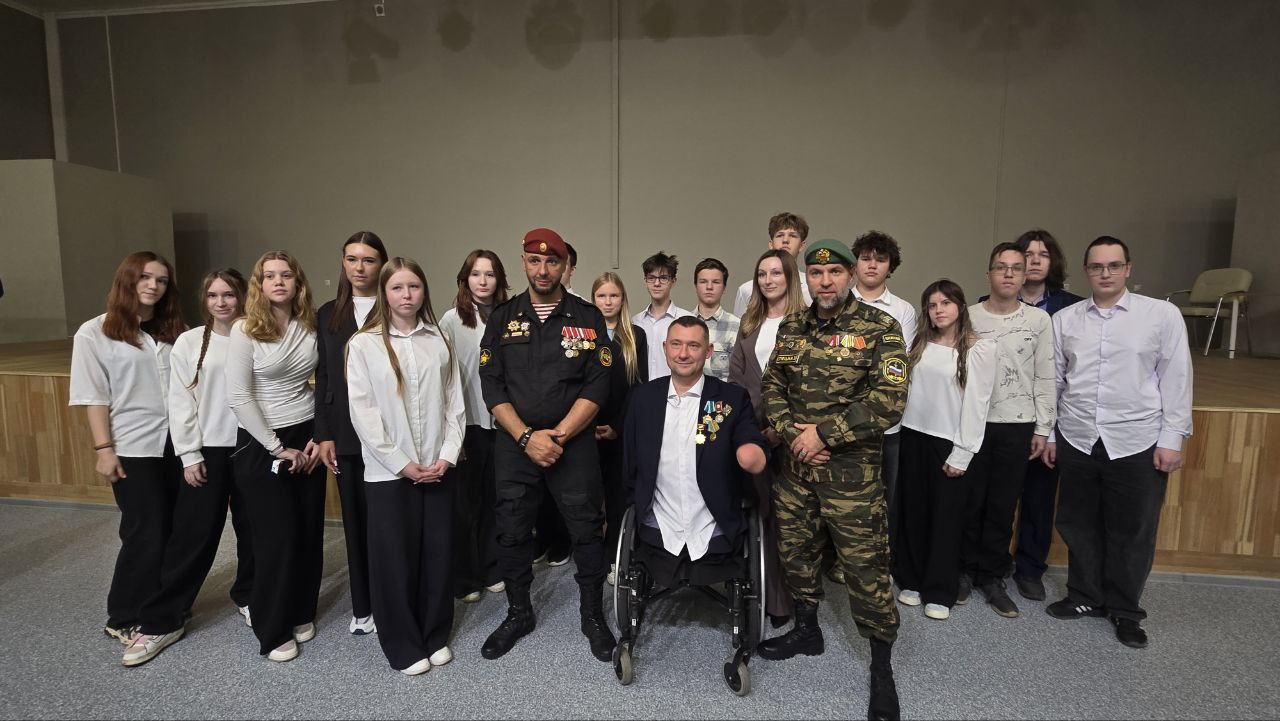 Елена Фомина: В лицее № 25 города Коврова прошел урок мужества под названием «Поверь в себя! Ты сможешь все!» Елена Фомина: В лицее № 25 города Коврова прошел урок мужества под названием «Поверь в себя! Ты сможешь все!»