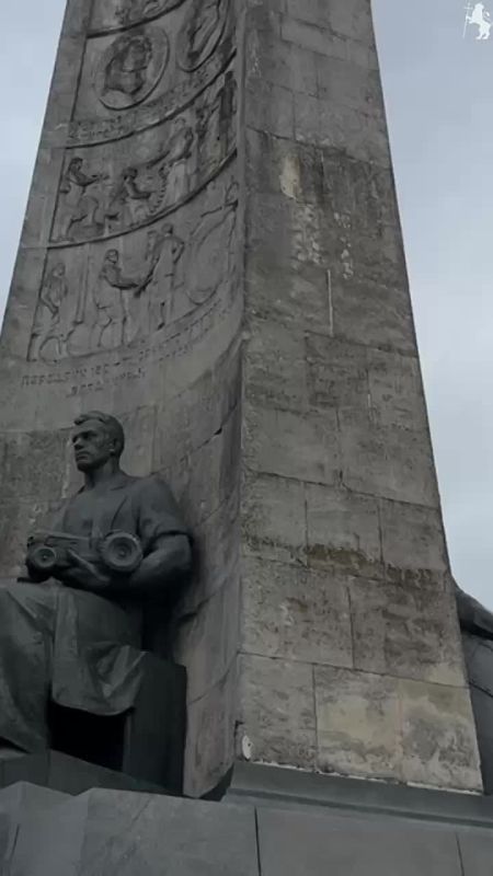 1960 год: Торжественно открыт монумент в честь юбилея любимого города - памятник 850-летию!