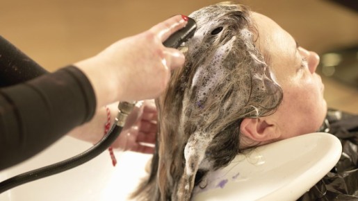 Не как сосульки: пять способов сохранить чистоту волос надолго