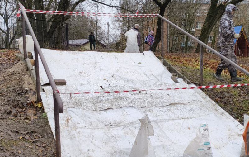 Продолжаются работы по содержанию объектов городской инфраструктуры Продолжаются работы по содержанию объектов городской инфраструктуры