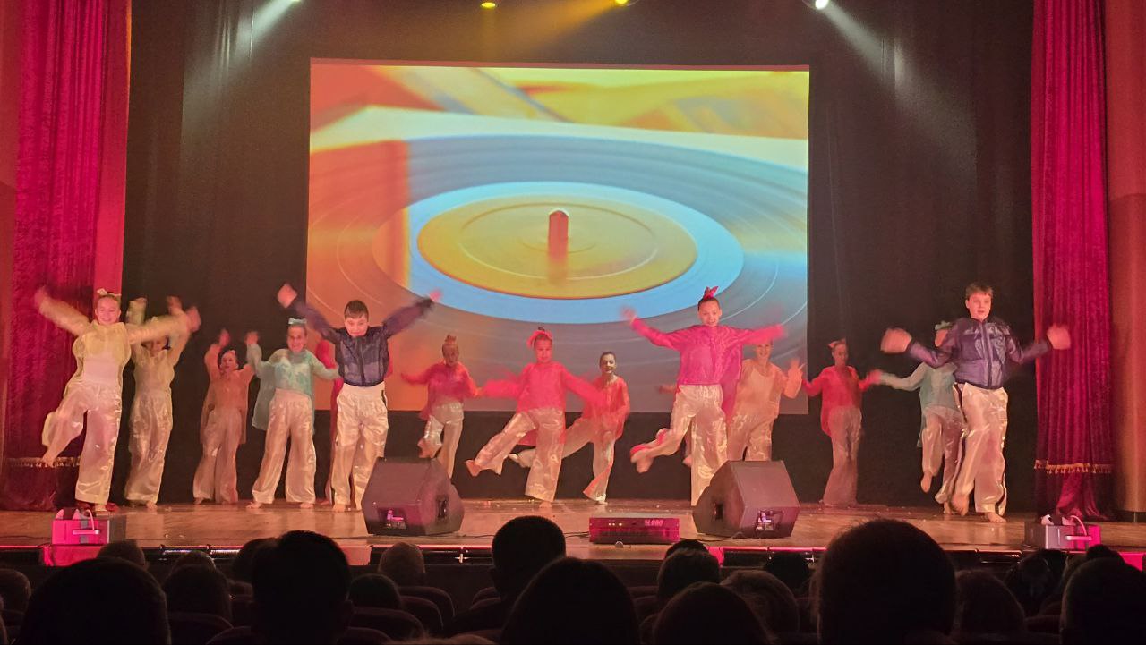 Елена Фомина: 95-ЛЕТНИЙ ЮБИЛЕЙ ДОМА КУЛЬТУРЫ И ОТДЫХА ИМЕНИ ВАСИЛИЯ АЛЕКСЕЕВИЧА ДЕГТЯРЕВА Елена Фомина: 95-ЛЕТНИЙ ЮБИЛЕЙ ДОМА КУЛЬТУРЫ И ОТДЫХА ИМЕНИ ВАСИЛИЯ АЛЕКСЕЕВИЧА ДЕГТЯРЕВА