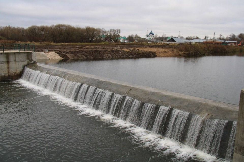 Благодаря капремонту плотины на реке Каменке защищены от наводнений более 3 тыс