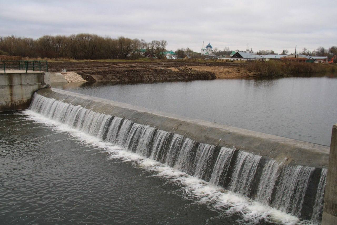 Благодаря капремонту плотины на реке Каменке защищены от наводнений более 3 тыс