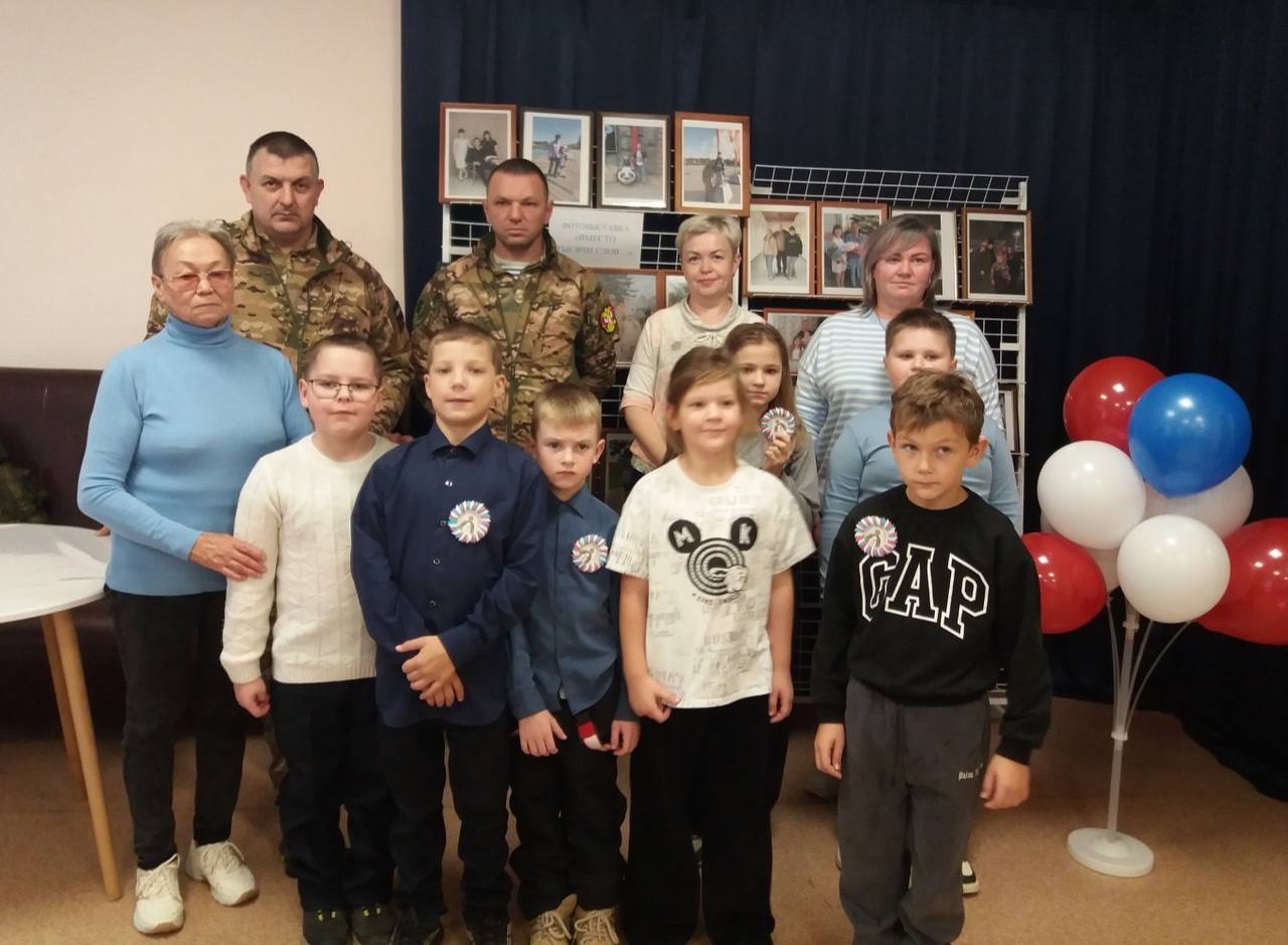 В комплексном центре соцобслуживания населения Юрьев-Польского района открылась фотовыставка, посвященная семейным традициям В комплексном центре соцобслуживания населения Юрьев-Польского района открылась фотовыставка, посвященная семейным традициям