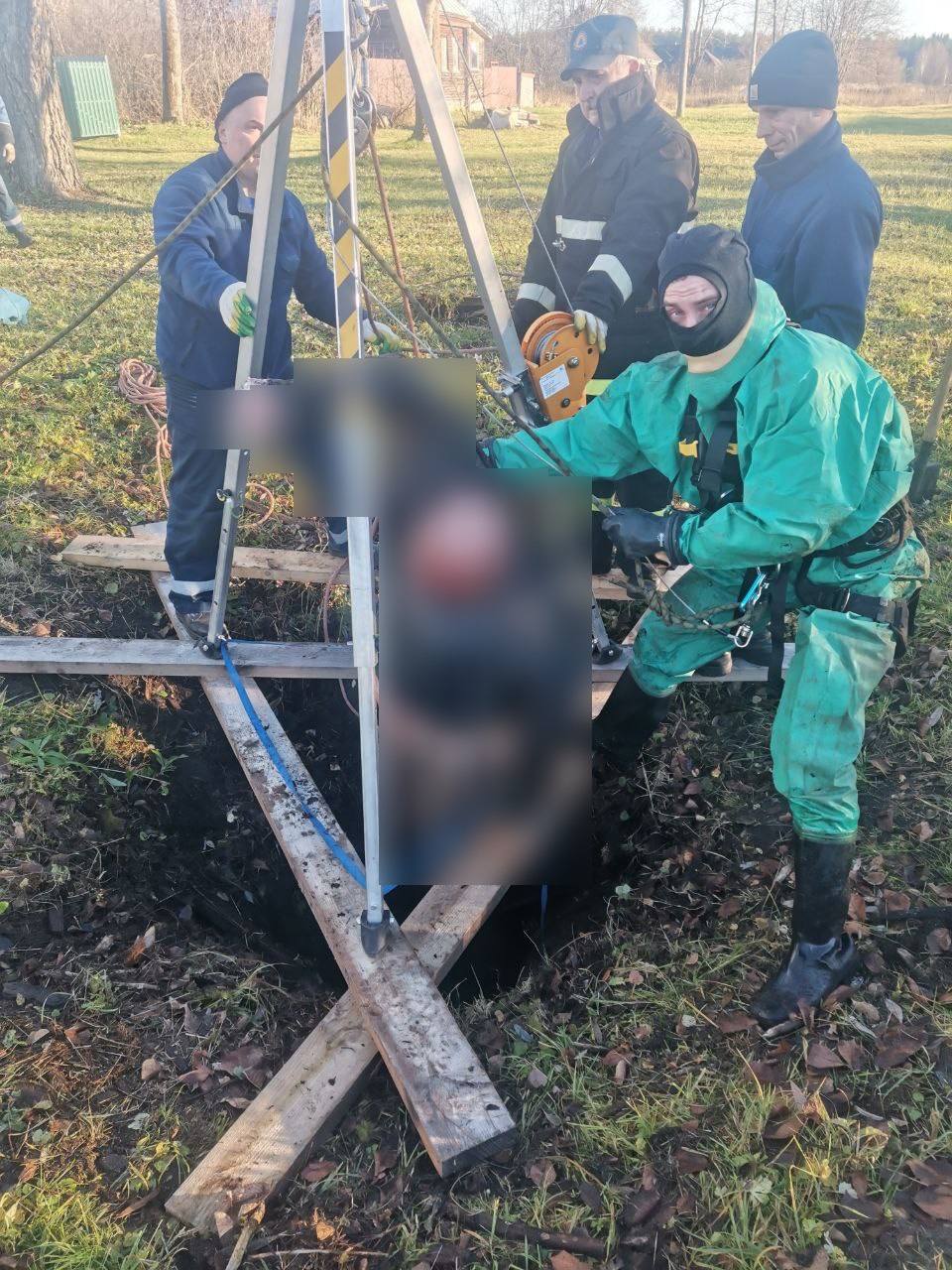 В Судогодском округе в заброшенном деревянном колодце обнаружили тело местного жителя В Судогодском округе в заброшенном деревянном колодце обнаружили тело местного жителя