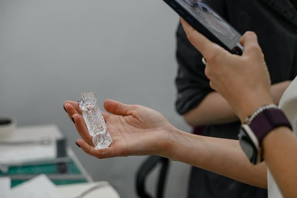 На Гусевском хрустальном заводе сделали...конфеты!