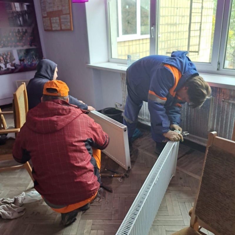 Бригада из Владимирской области работает в подшефном Кировском Бригада из Владимирской области работает в подшефном Кировском