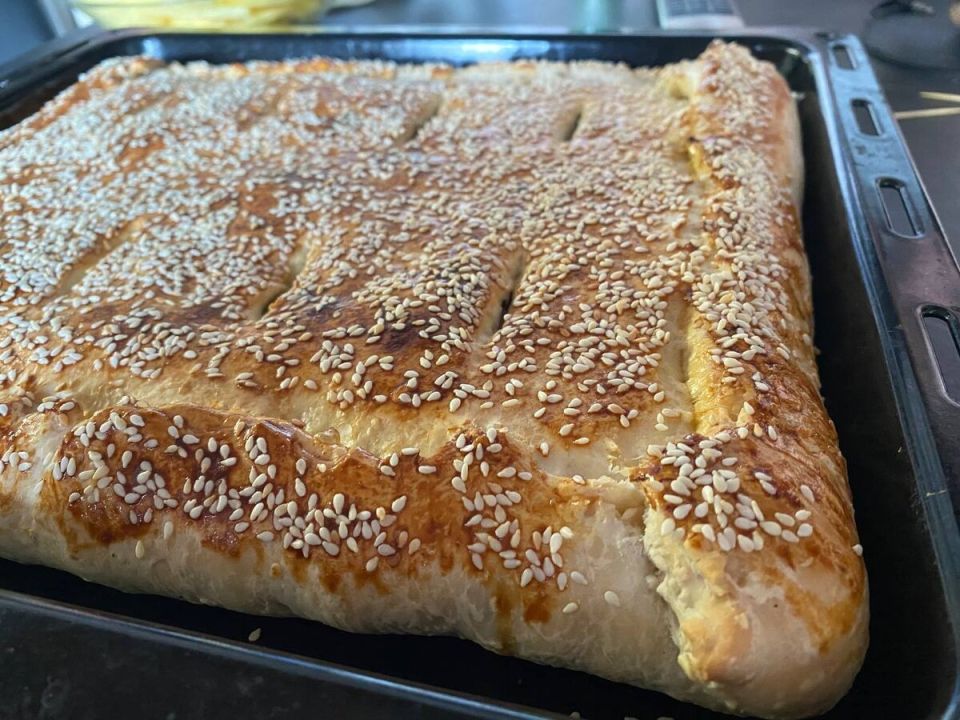 Пирог с мясом за 10 минут: лакомство, которое просто приготовить