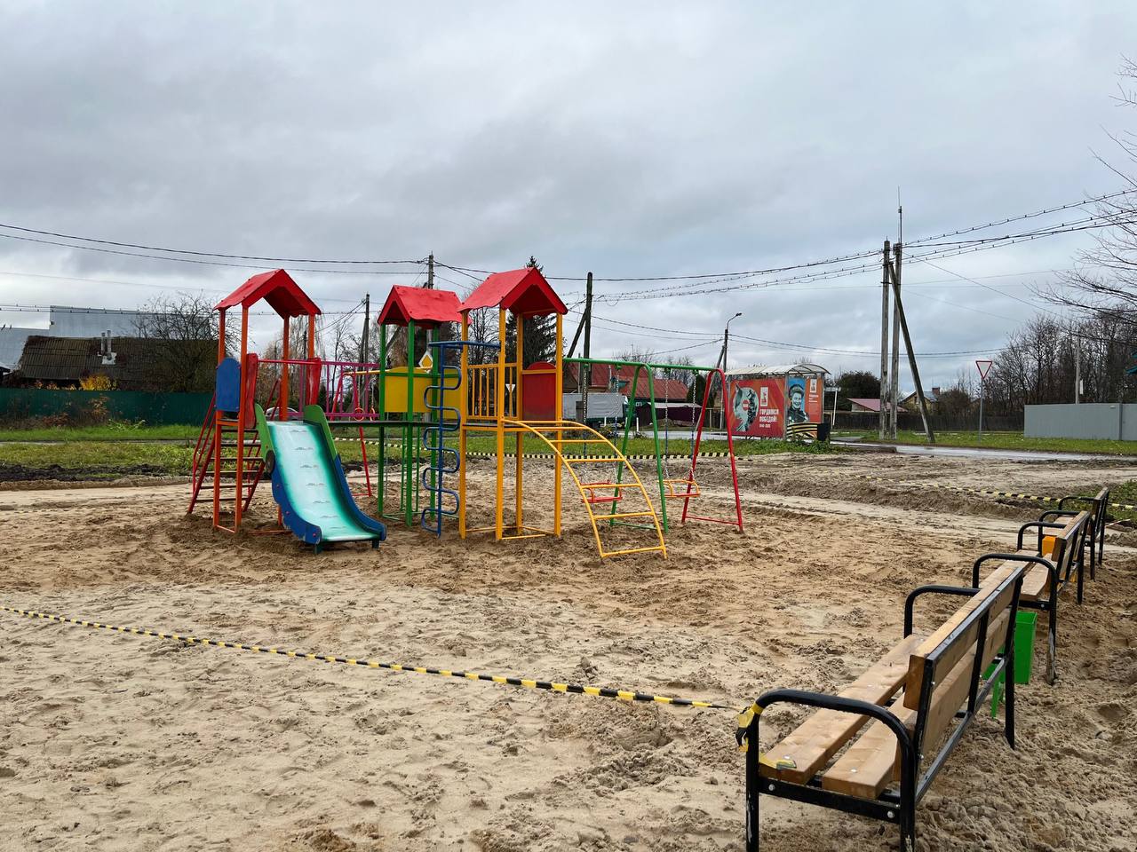 В Суздале на Советской и Колхозной обновили детские площадки В Суздале на Советской и Колхозной обновили детские площадки