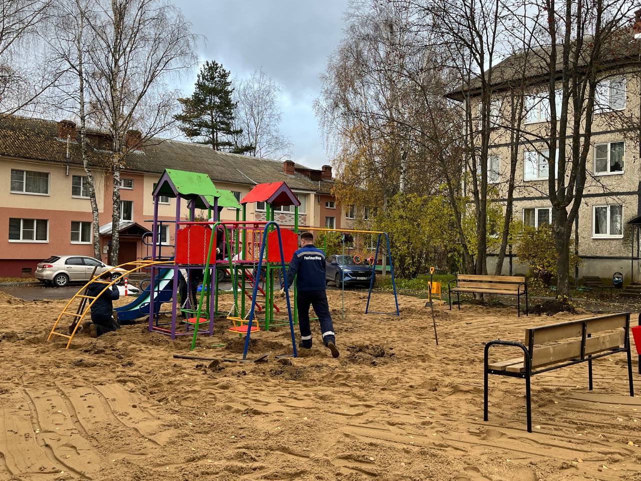 В Суздале на Советской и Колхозной обновили детские площадки В Суздале на Советской и Колхозной обновили детские площадки