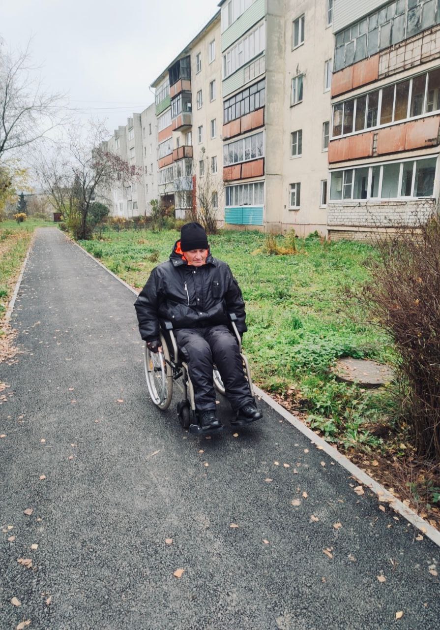 В Александрове по требованию прокурора около дома инвалида-колясочника обустроен тротуар В Александрове по требованию прокурора около дома инвалида-колясочника обустроен тротуар