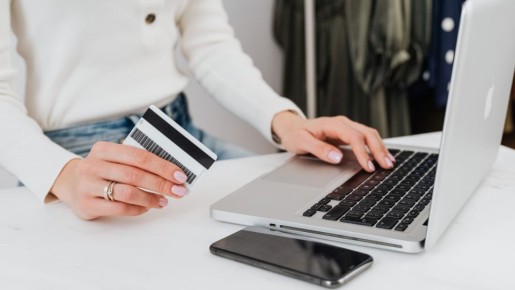 Судебные приставы списали средства с нескольких банковских счетов: как вернуть излишки?