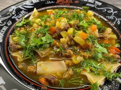 Как избавиться от запаха «столовки» в супах: простой секрет