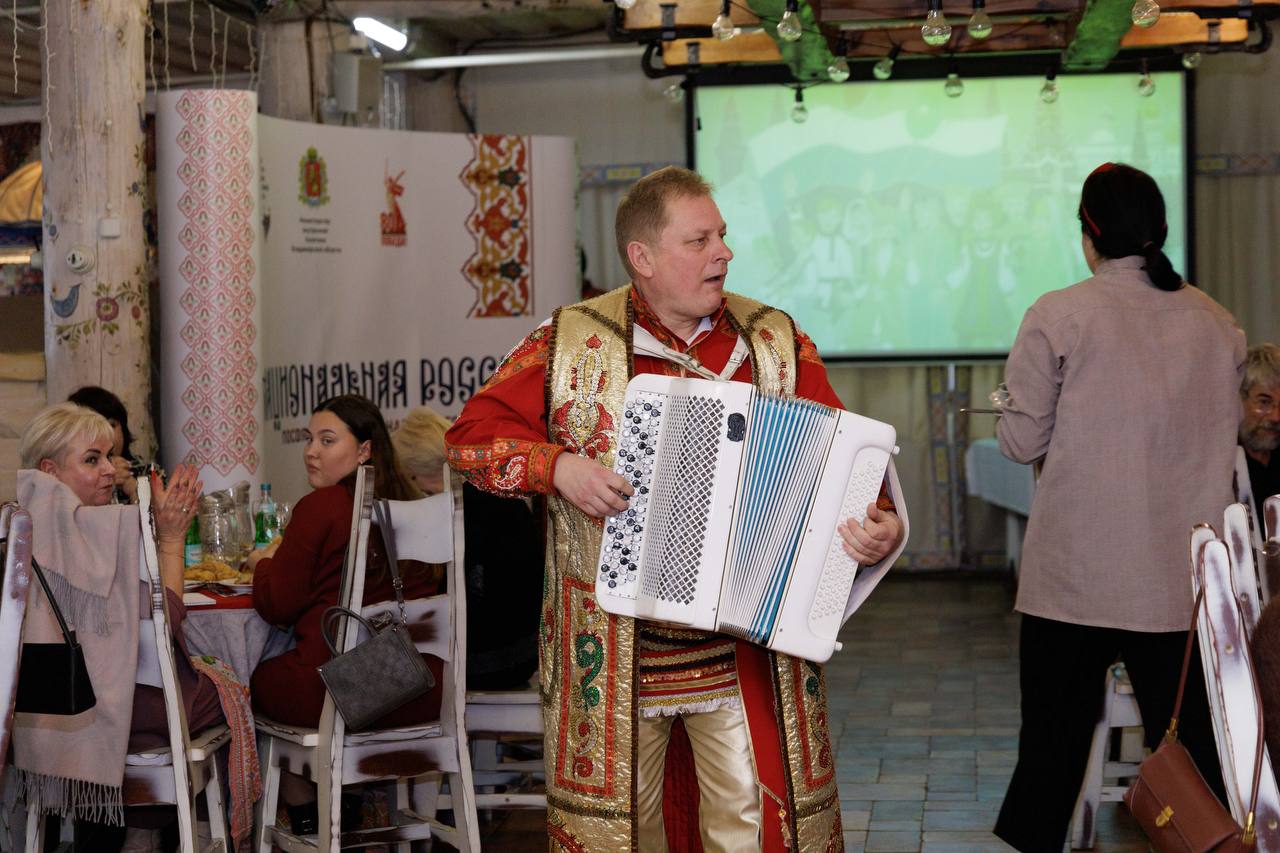 «Владимирские ведомости» приняли активное участие в этноквизе, посвященном Дню народного единства «Владимирские ведомости» приняли активное участие в этноквизе, посвященном Дню народного единства