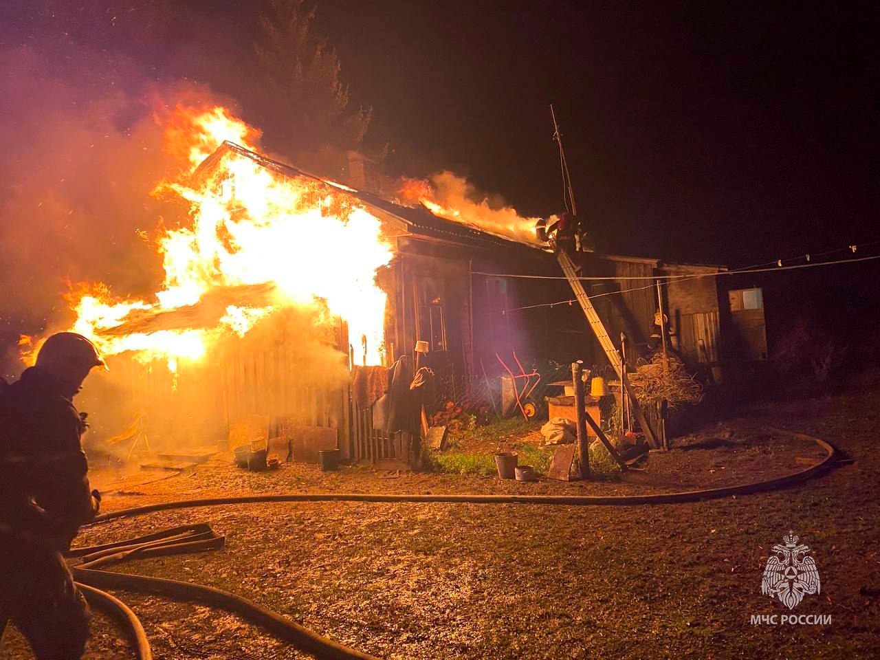 Дознаватели МЧС России устанавливают причину трагического пожара в Суздальском районе
