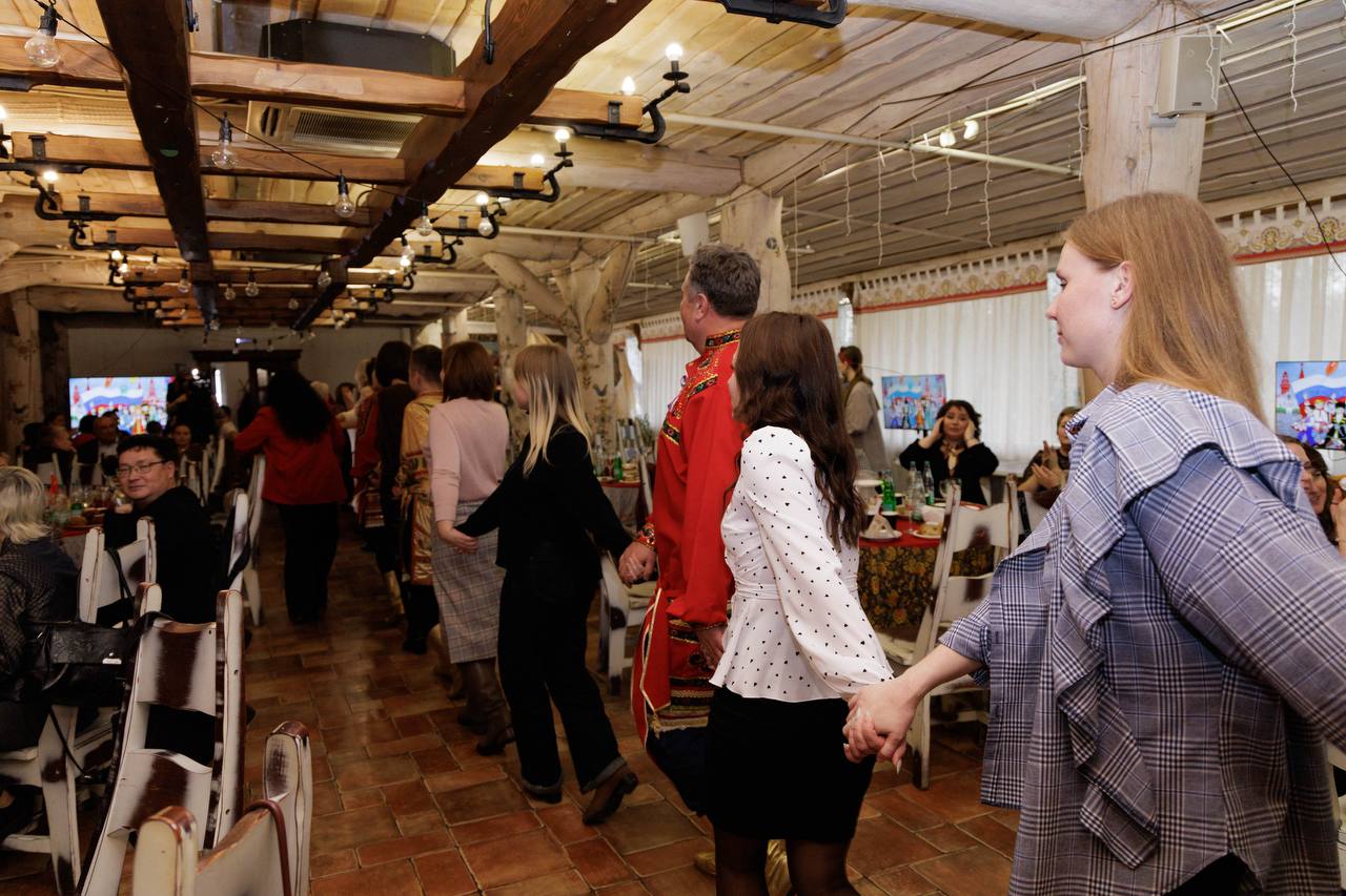 «Владимирские ведомости» приняли активное участие в этноквизе, посвященном Дню народного единства «Владимирские ведомости» приняли активное участие в этноквизе, посвященном Дню народного единства