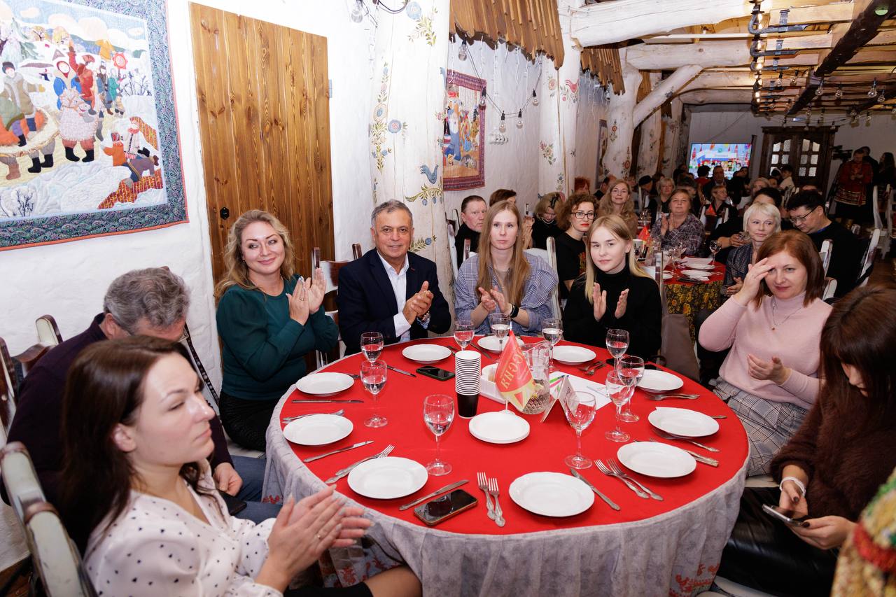 «Владимирские ведомости» приняли активное участие в этноквизе, посвященном Дню народного единства «Владимирские ведомости» приняли активное участие в этноквизе, посвященном Дню народного единства