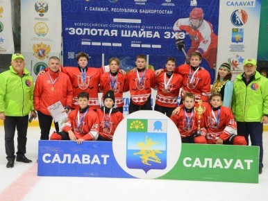 Бронзу всероссийского турнира по хоккею «Золотая шайба» завоевали юные ковровские хоккеисты