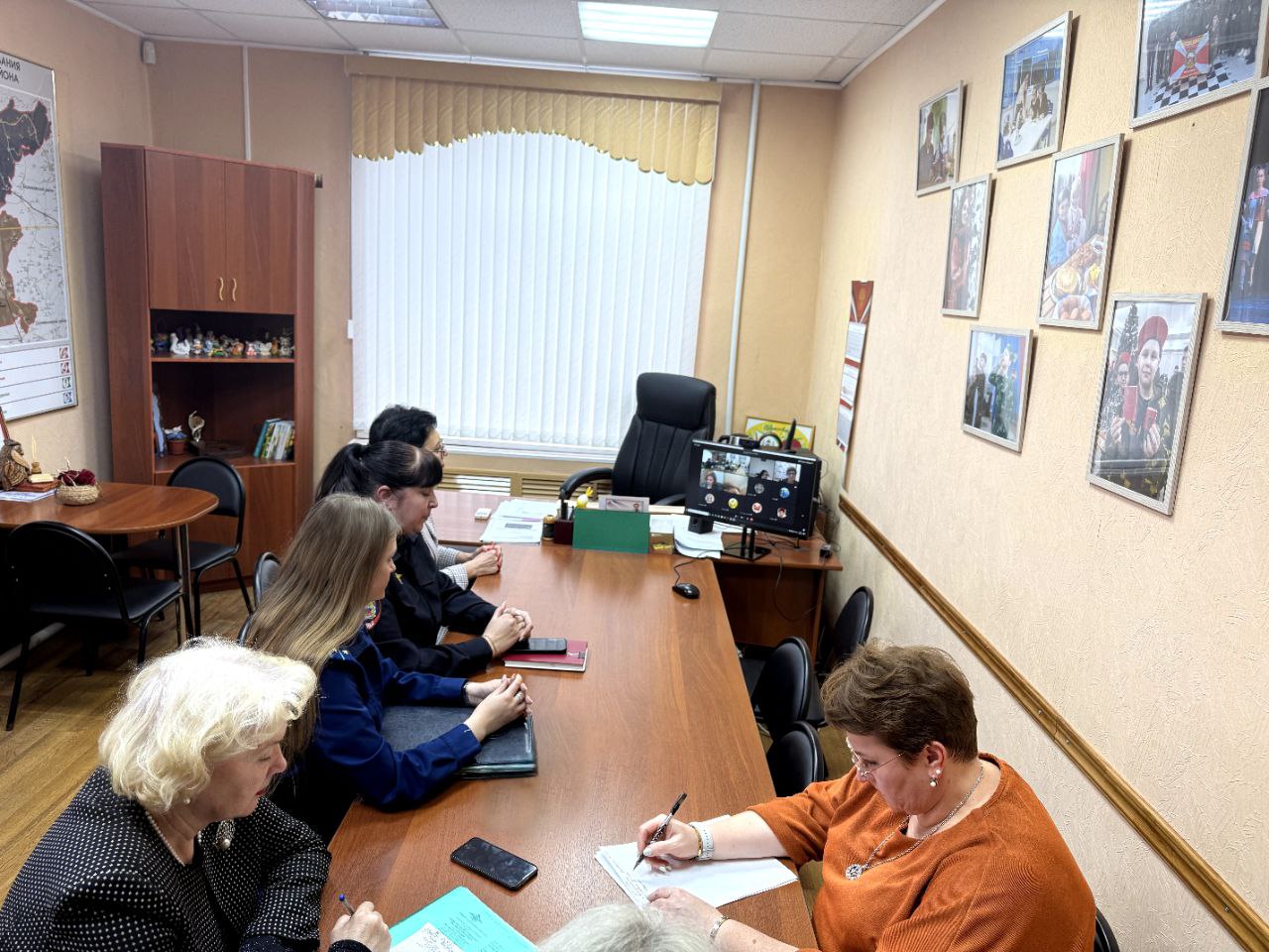 . В Коврове прокуратурой организованы и проведены мероприятия, посвещенные организации профилактической работы с несовершеннолетними Ковровской городской прокуратурой на базе Управления образования администрации Ковровского... . В Коврове прокуратурой организованы и проведены мероприятия, посвещенные организации профилактической работы с несовершеннолетними Ковровской городской прокуратурой на базе Управления образования администрации Ковровского...