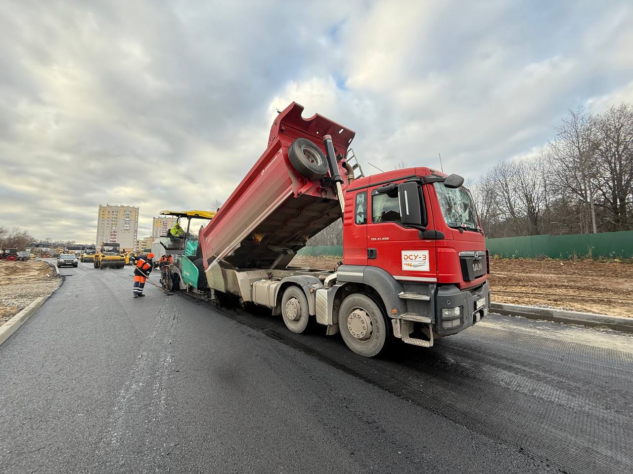 ДСУ-3 заасфальтировало 600 метров новой дороги на Пушкарской во Владимире ДСУ-3 заасфальтировало 600 метров новой дороги на Пушкарской во Владимире