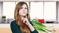 Зеленый лук круглый год будет словно только что с грядки: вот как его надо хранить