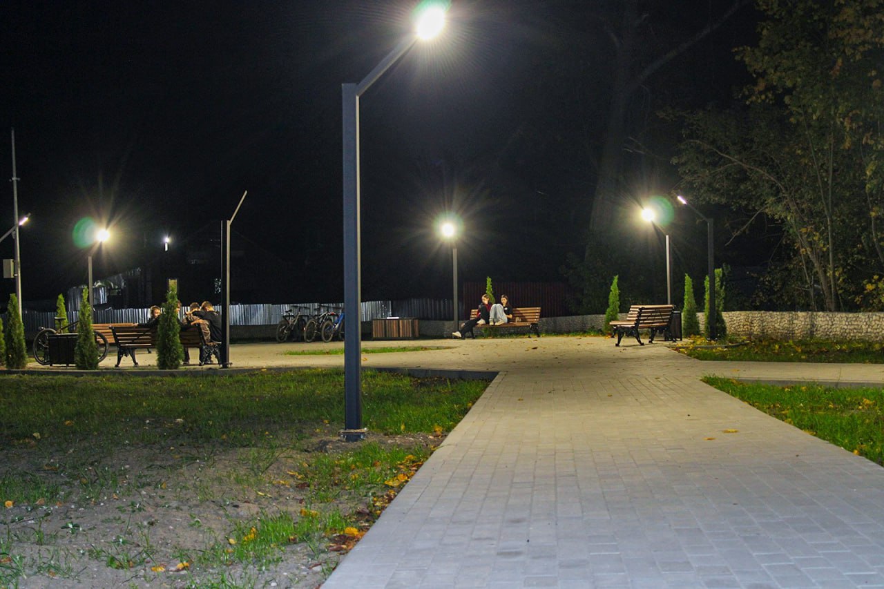 В Меленках завершился первый этап благоустройства сквера В Меленках завершился первый этап благоустройства сквера