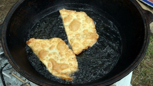 Пузырчатые чебуреки сделать проще простого: шеф-повар раскрыл секрет