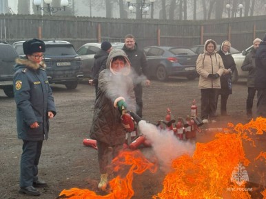 Сотрудники МЧС России проводят практические занятия с работниками Владимиро-Суздальского музея-заповедника