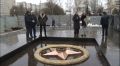 На мемориале на площади Победы смонтировали звезду и венок Вечного огня