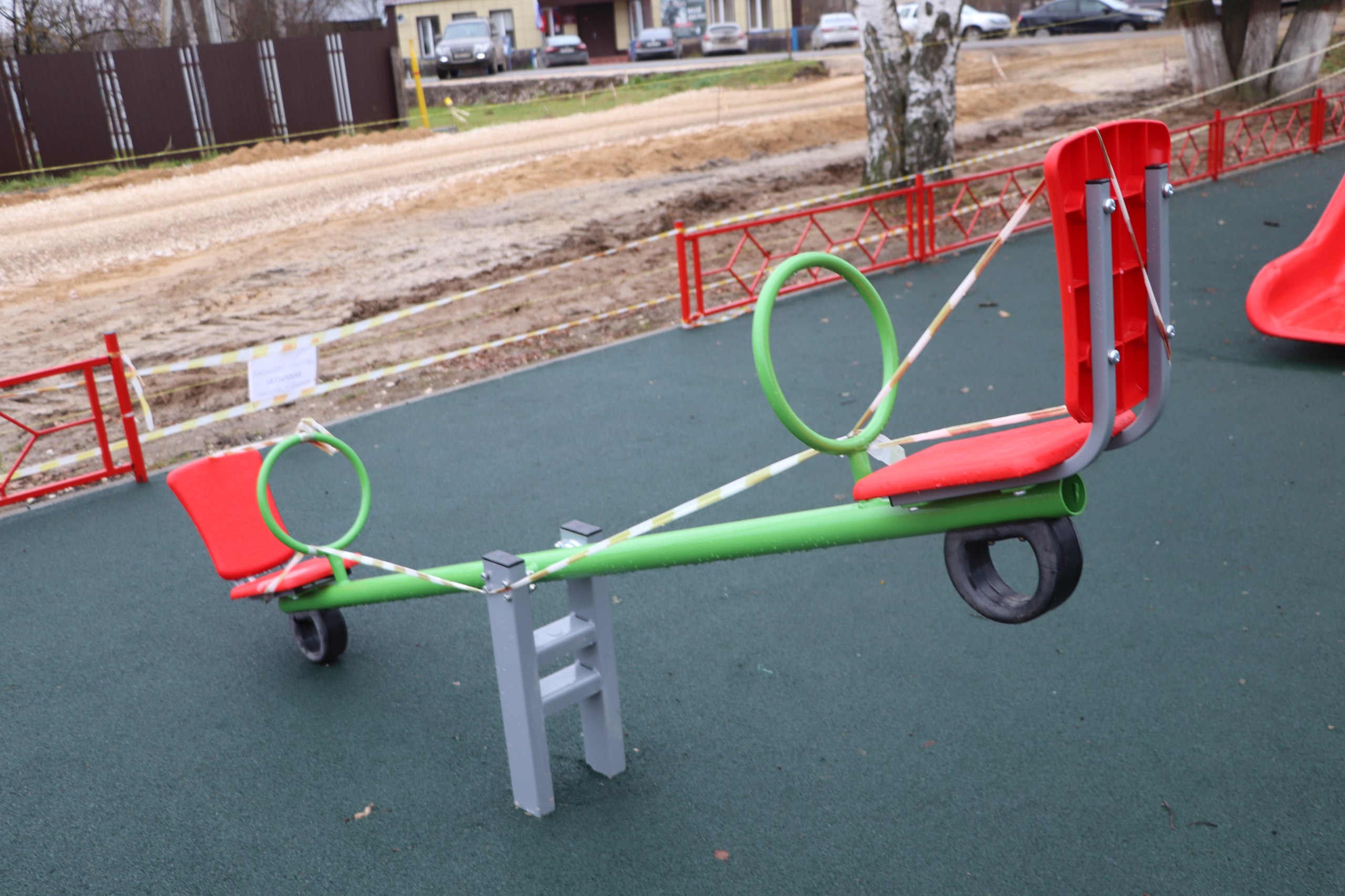 В селе Второво Камешковского района благоустраивают территорию возле Дома культуры В селе Второво Камешковского района благоустраивают территорию возле Дома культуры