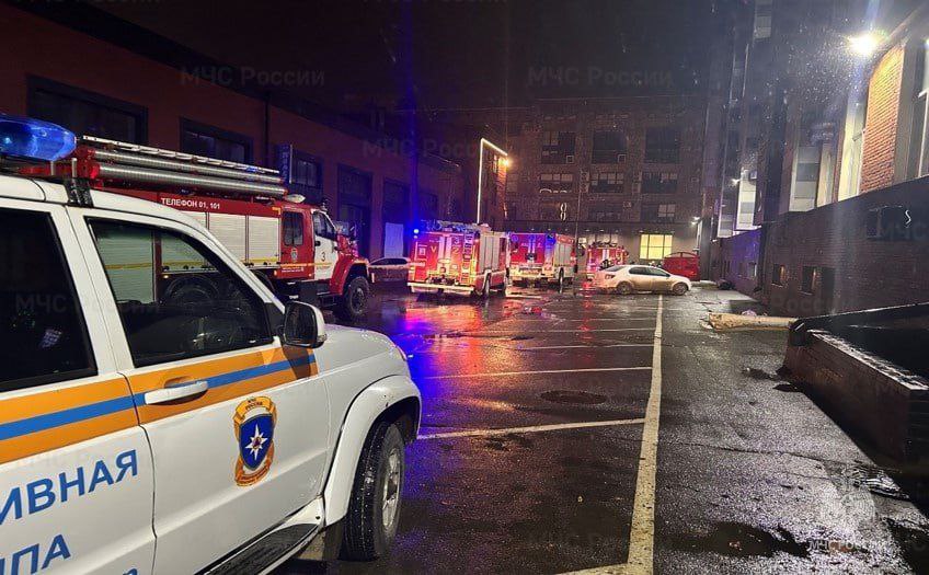 Ночью сотрудники МЧС ликвидировали пожар в кафе областного центра