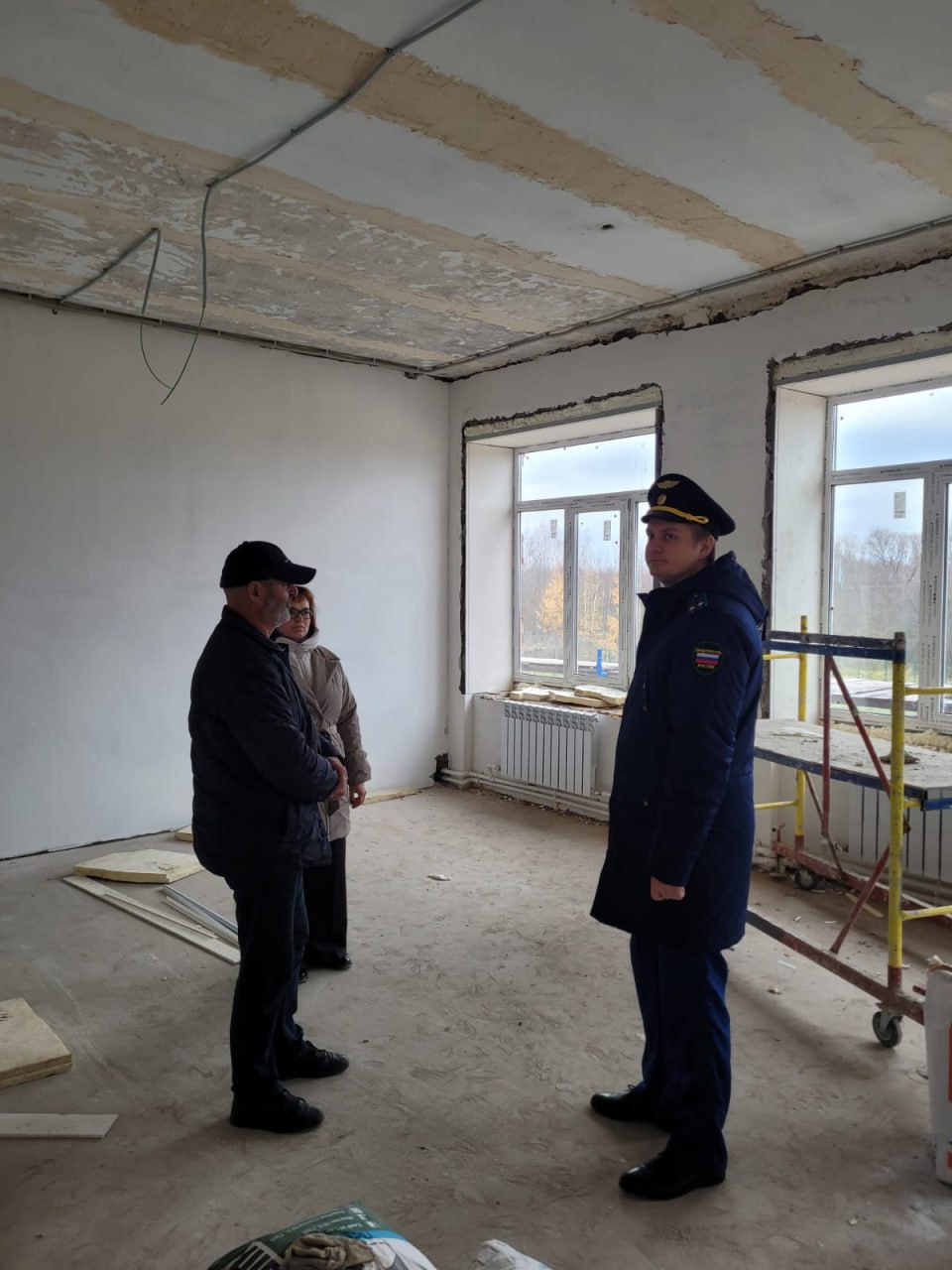 Прокурор Камешковского района Филипп Блохин посетил с проверкой ремонтируемую в рамках национального проекта Мирновскую школу Прокурор Камешковского района Филипп Блохин посетил с проверкой ремонтируемую в рамках национального проекта Мирновскую школу