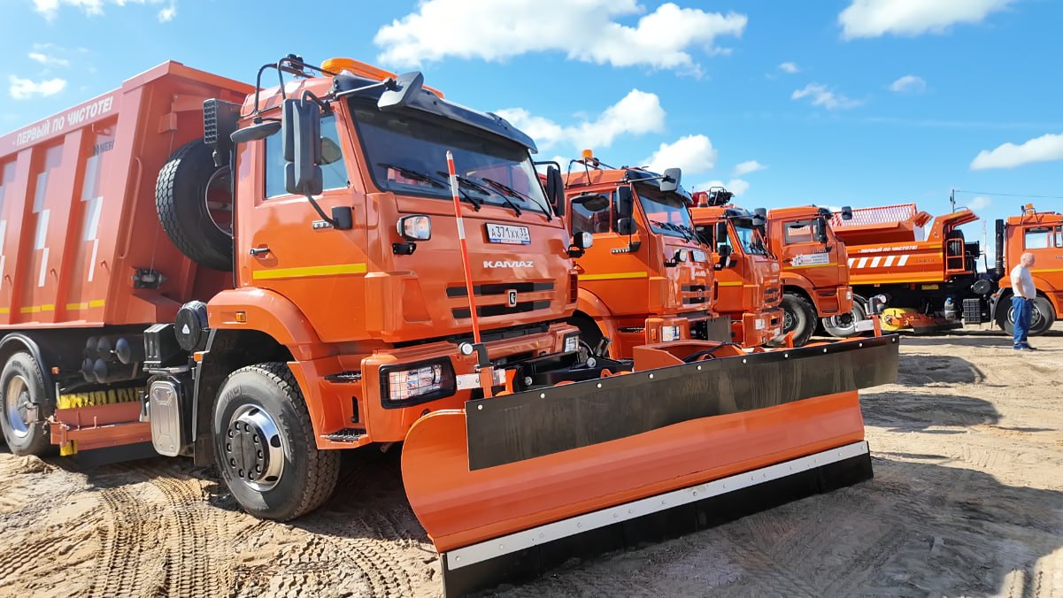 В эфире телеканала "Вариант" директор МКУ "Центр управления городскими дорогами" Алексей Афанасьев рассказал о подготовке к зимнему периоду и поделился итогами завершившегося теплого сезона В эфире телеканала "Вариант" директор МКУ "Центр управления городскими дорогами" Алексей Афанасьев рассказал о подготовке к зимнему периоду и поделился итогами завершившегося теплого сезона